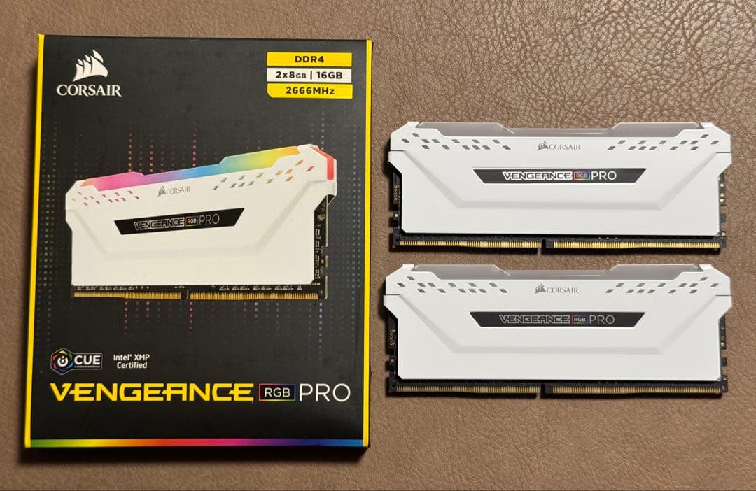 CORSAIR DDR-4 2666MHz メモリー 16GB 8*2 ホワイト