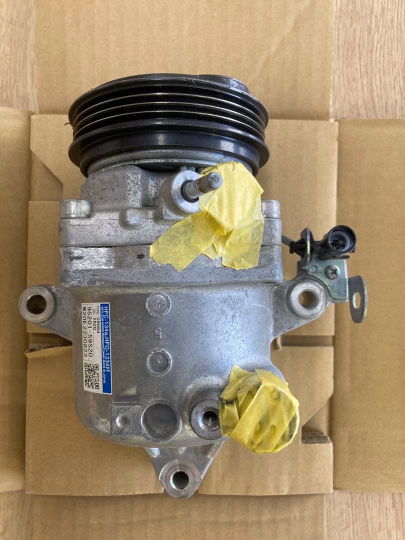 ワゴンR用エアコンコンプレッサー