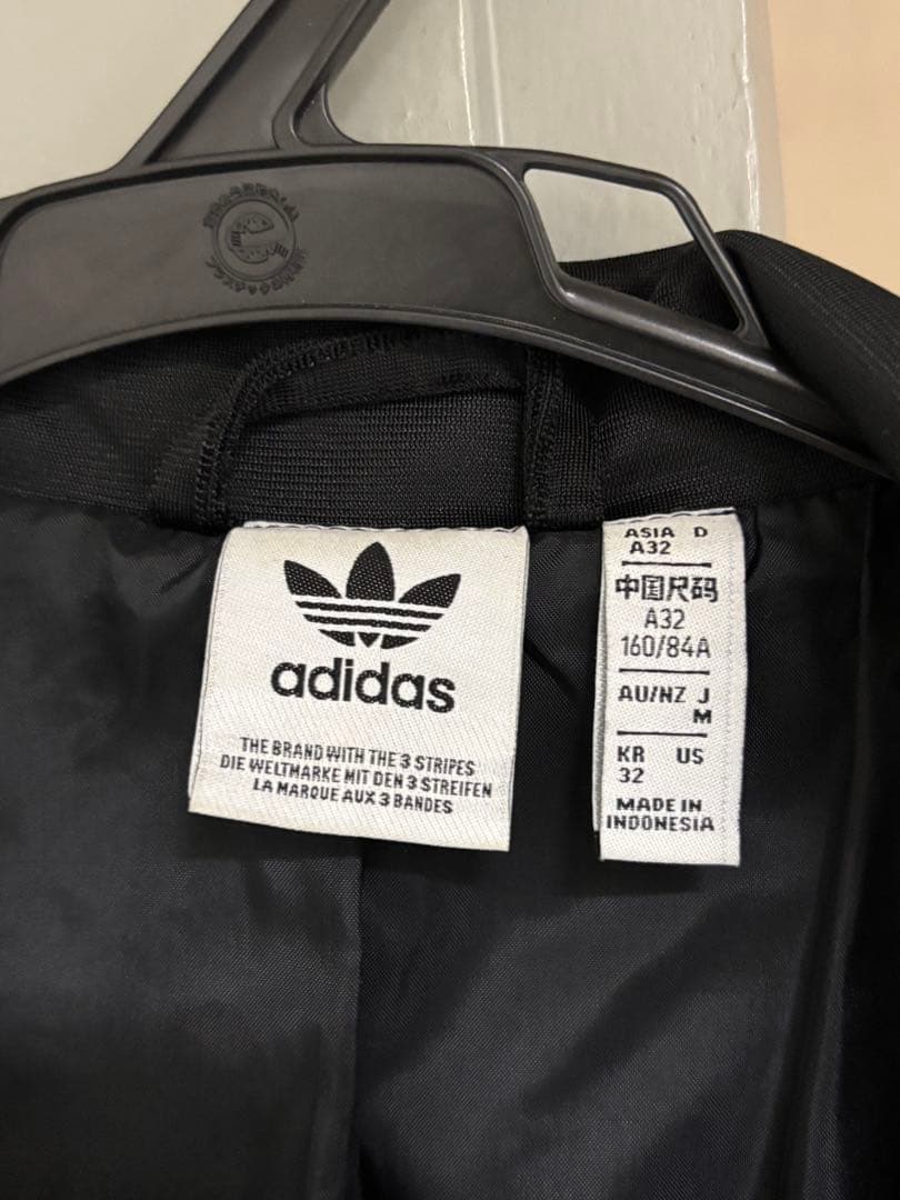 adidas テーラードジャケット　ブレザー