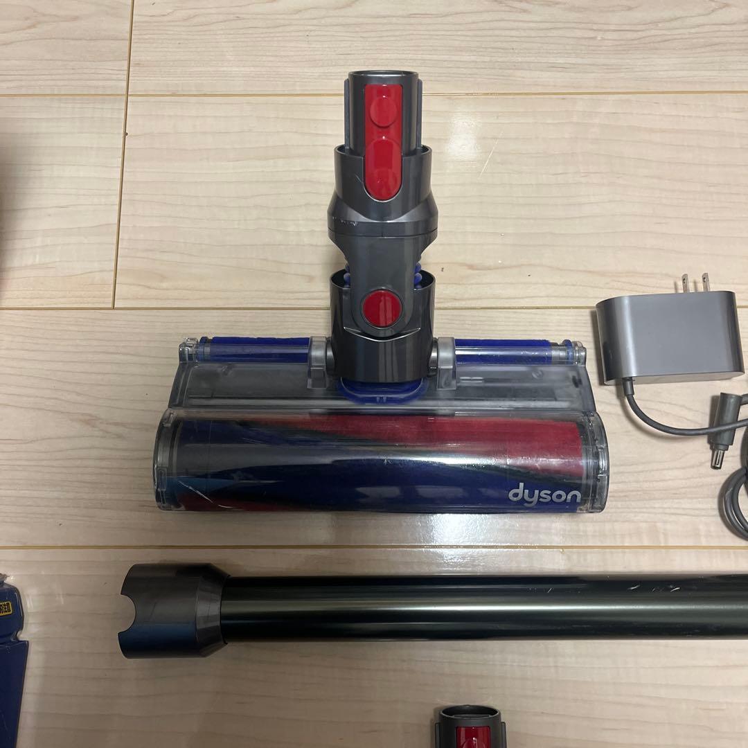 ② すぐ使える！動作品！dysonダイソンコードレスクリーナー純正SV10