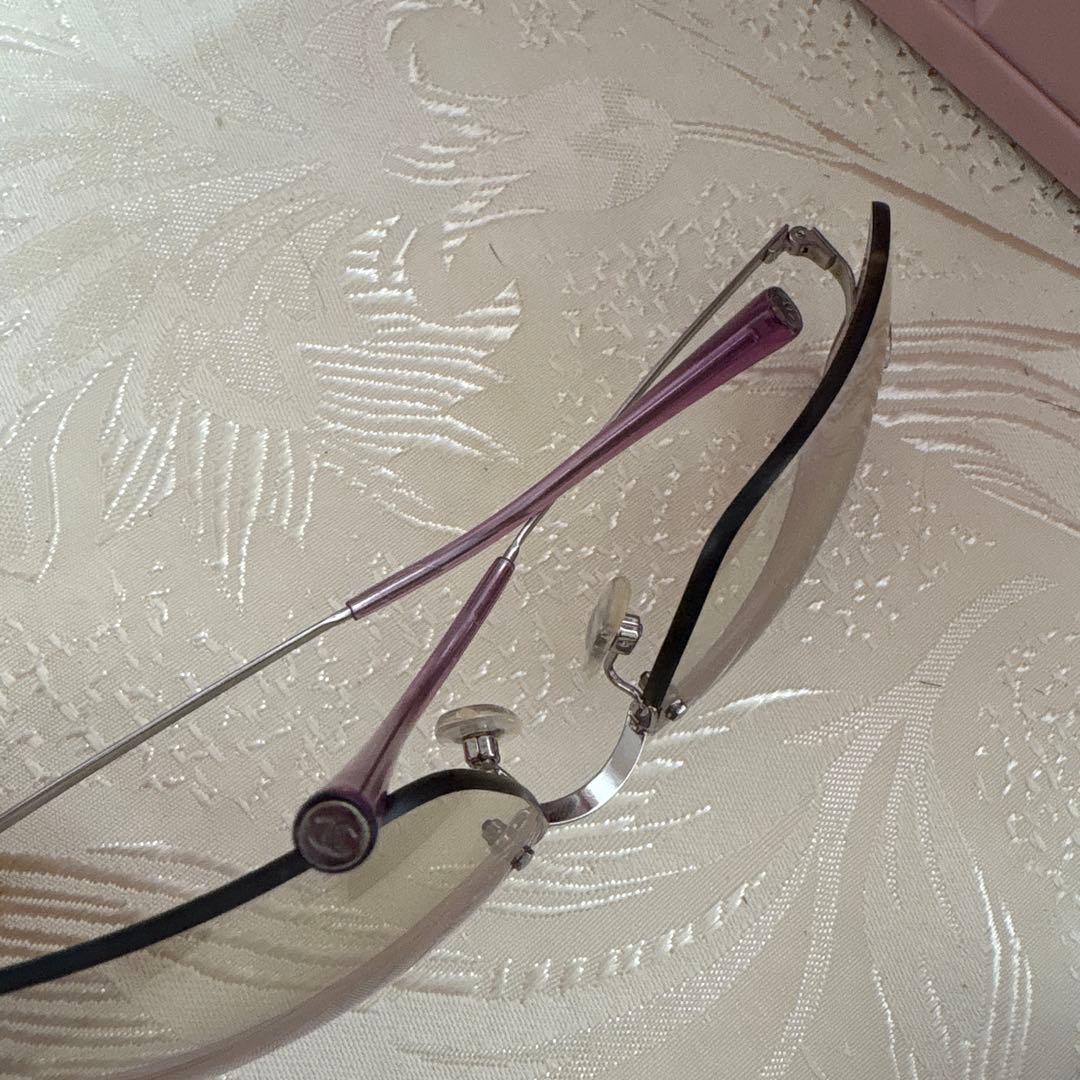 イタリア製　CHANEL スクエアサングラス 4017