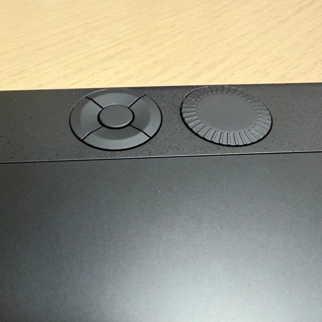 液タブ・ペンタブ Wacom Intuos Pro Medium PTK670K0C