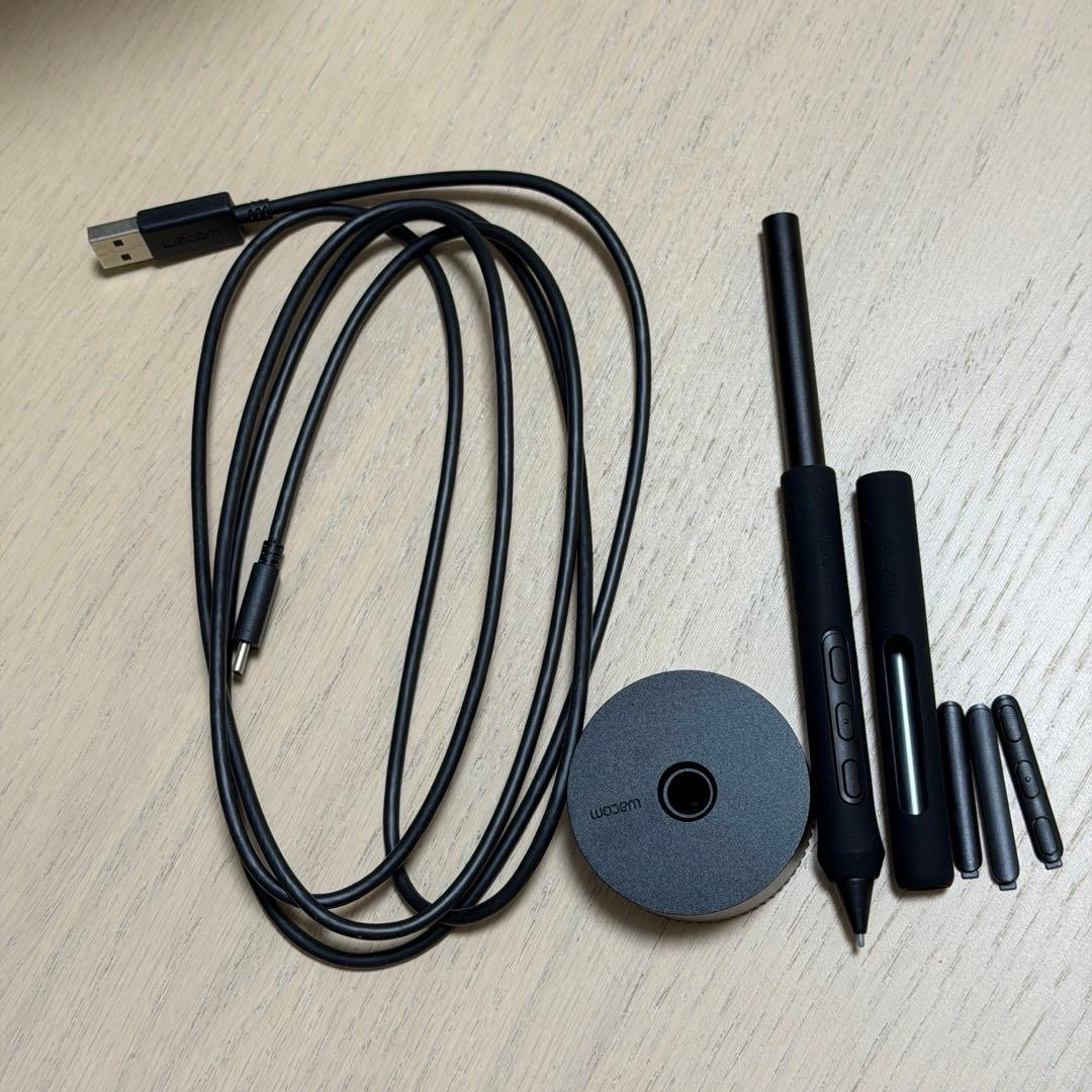 液タブ・ペンタブ Wacom Intuos Pro Medium PTK670K0C