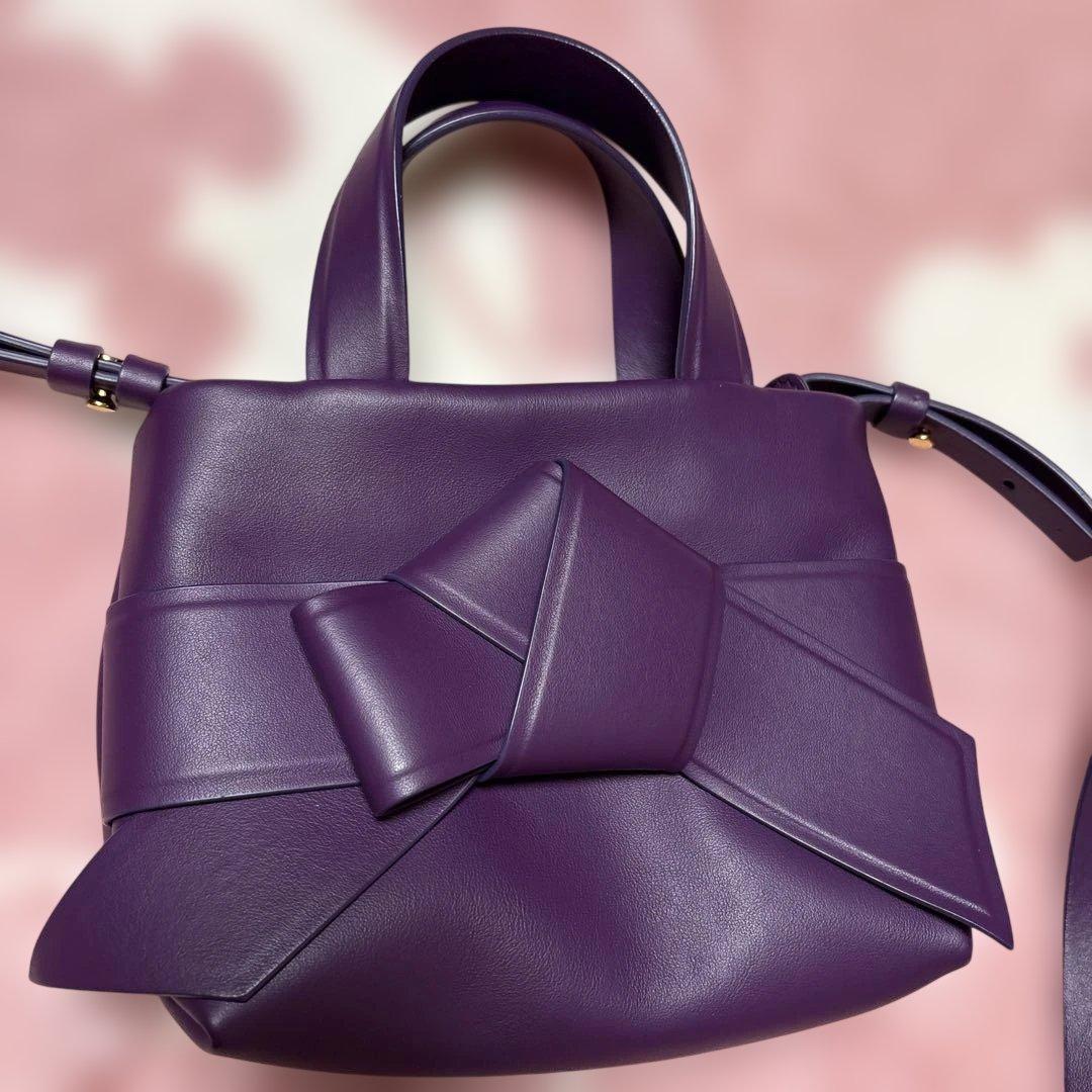 Acne Studiosムスビレザーハンドバッグ