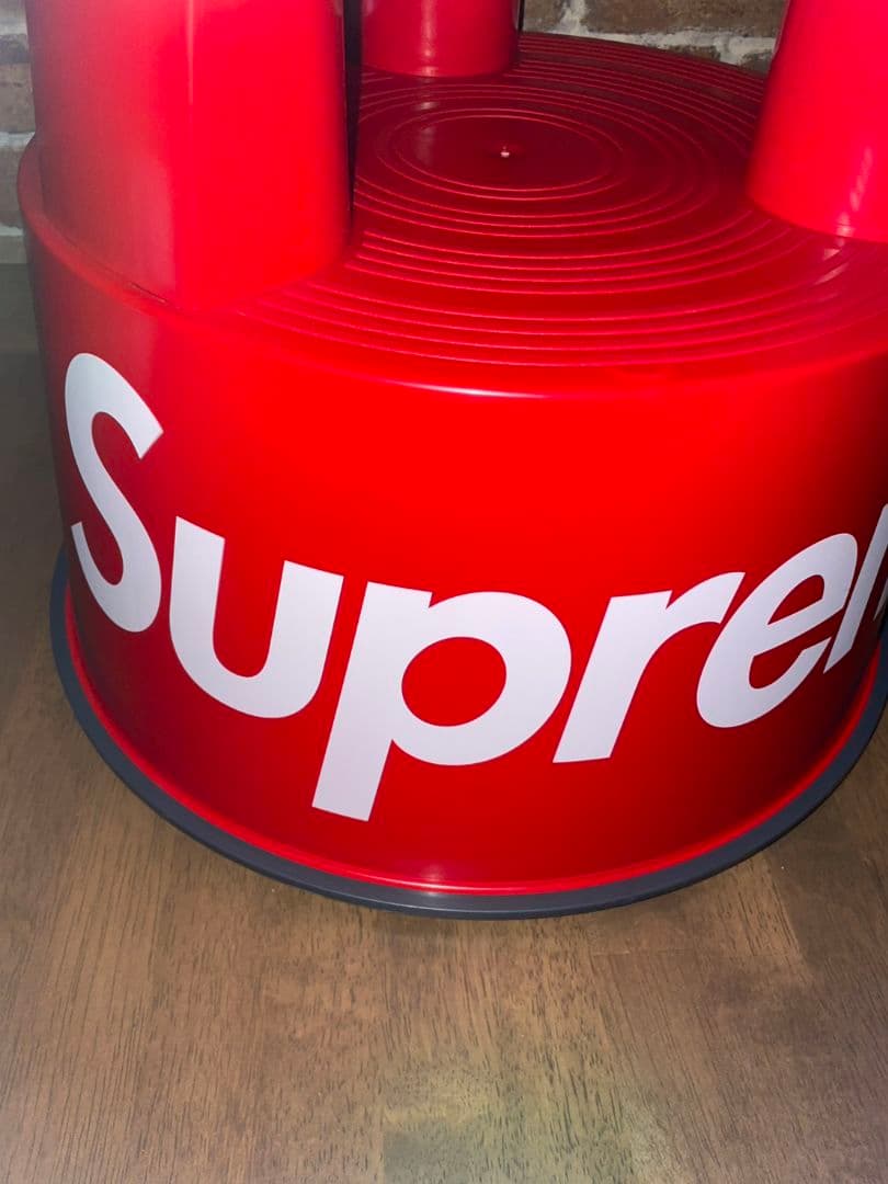 新品 Supreme / Wedo Step Stool \"Red\"