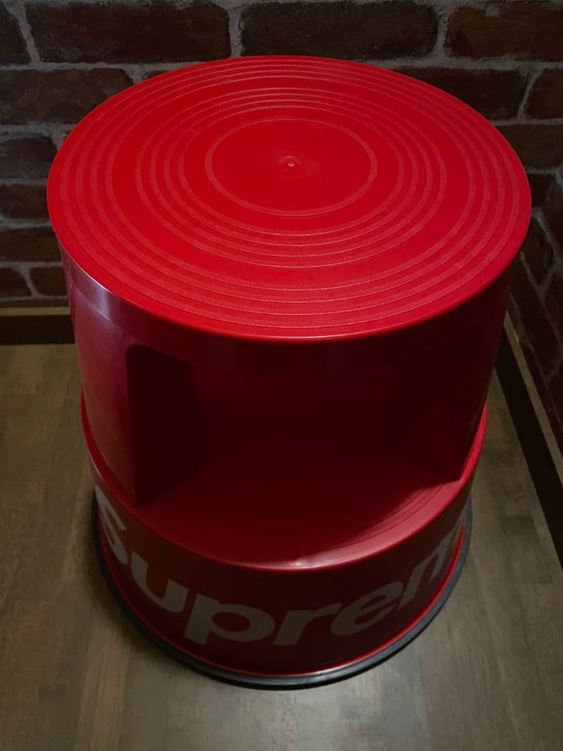 新品 Supreme / Wedo Step Stool \"Red\"