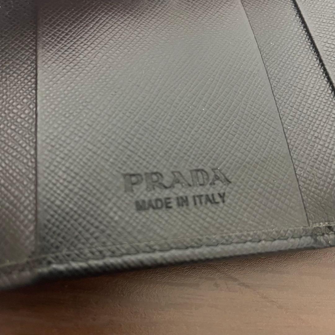 PRADA サフィアーノレザートライアングル キーケース
