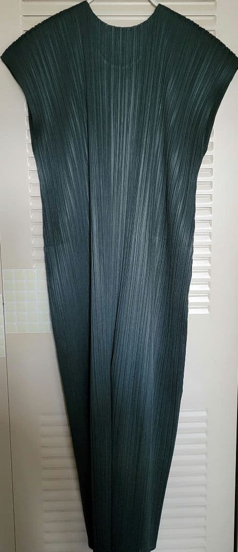 プリーツプリーズ　フレンチスリーブワンピース