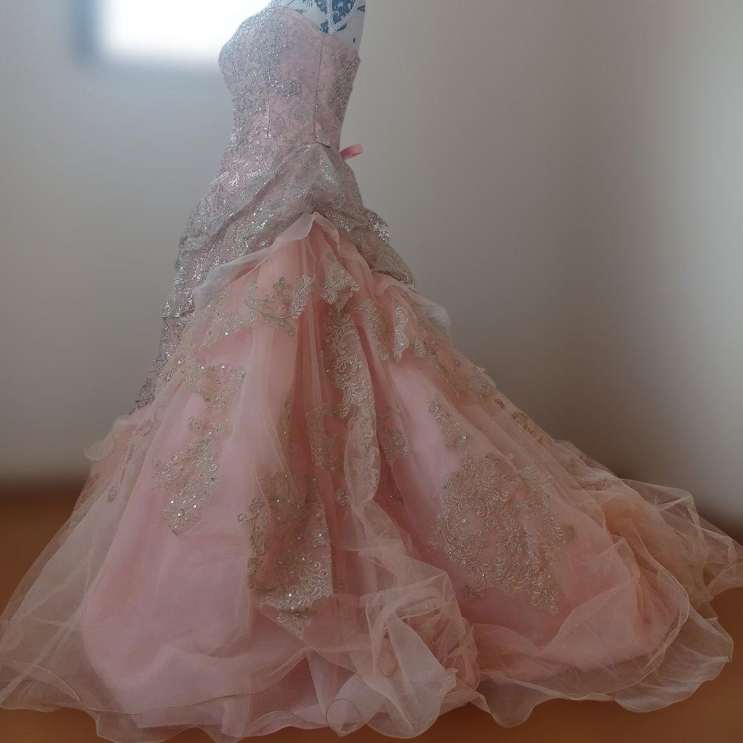 ピンク ストラップレス ウェディングドレス