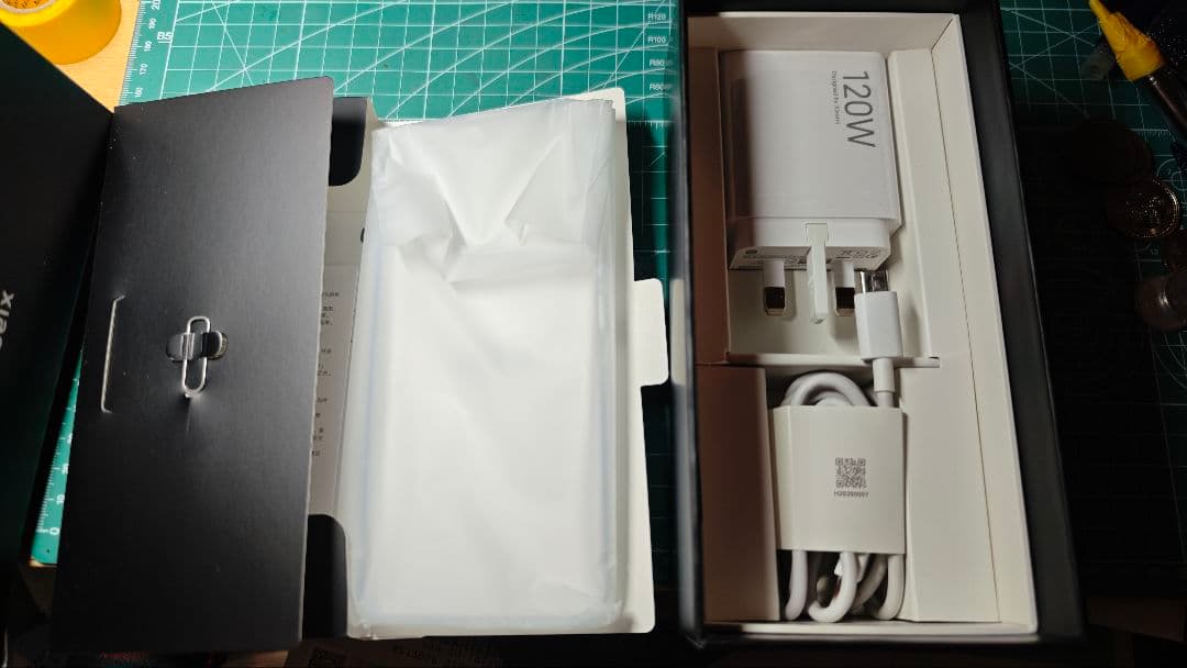 Xiaomi 13 Pro 本体 120W充電器付き