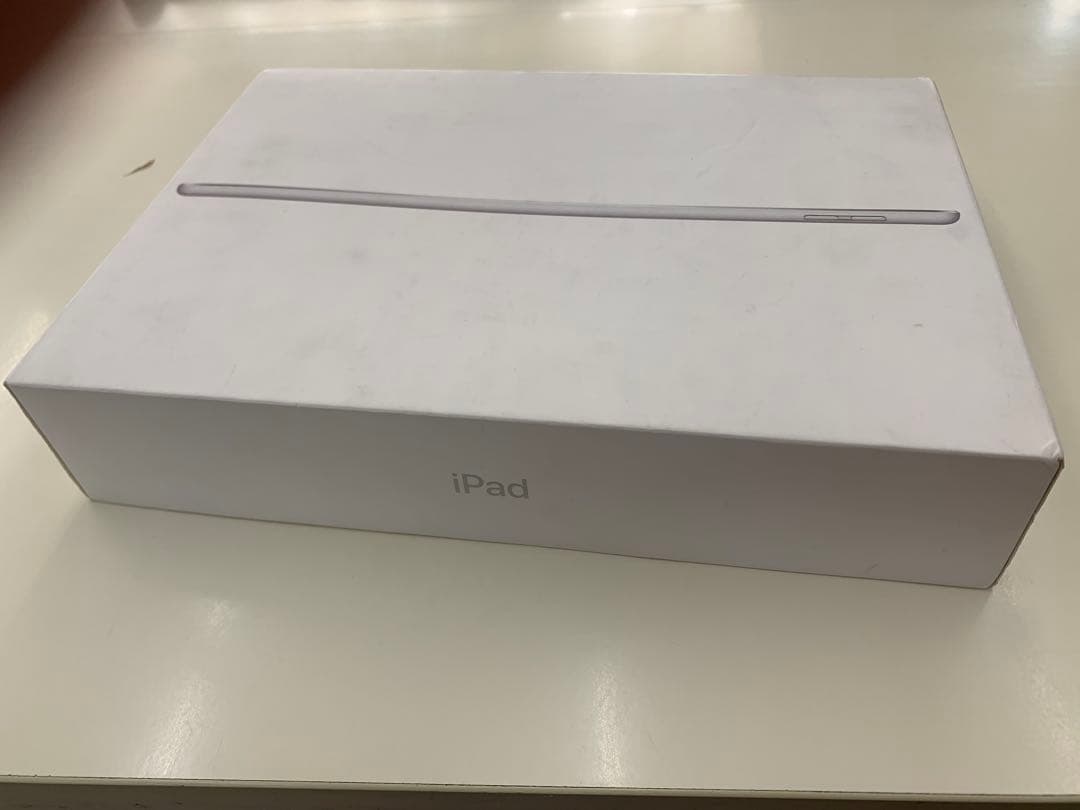 Apple iPad 32GB シルバー 本体 MYMJ2J/A