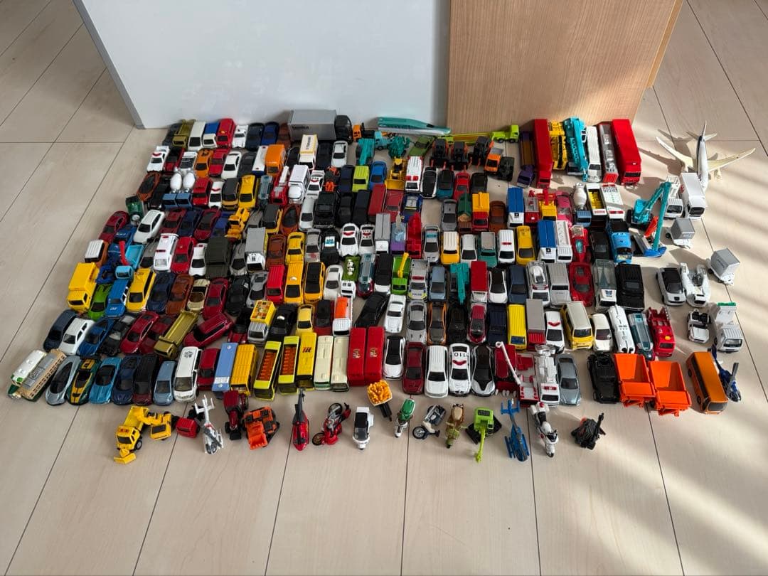 d*7様 トミカ まとめ売り 200台以上