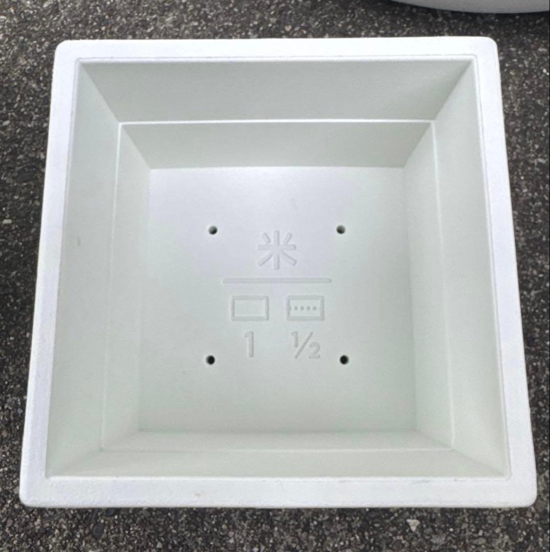 バルミューダ（BALMUDA）炊飯器　ホワイト 黒内釜付き