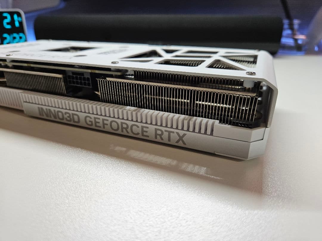 グラフィックボード・グラボ・ビデオカード INNO3D GeForce RTX 4070 Super 12GB