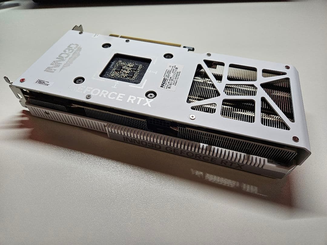 グラフィックボード・グラボ・ビデオカード INNO3D GeForce RTX 4070 Super 12GB