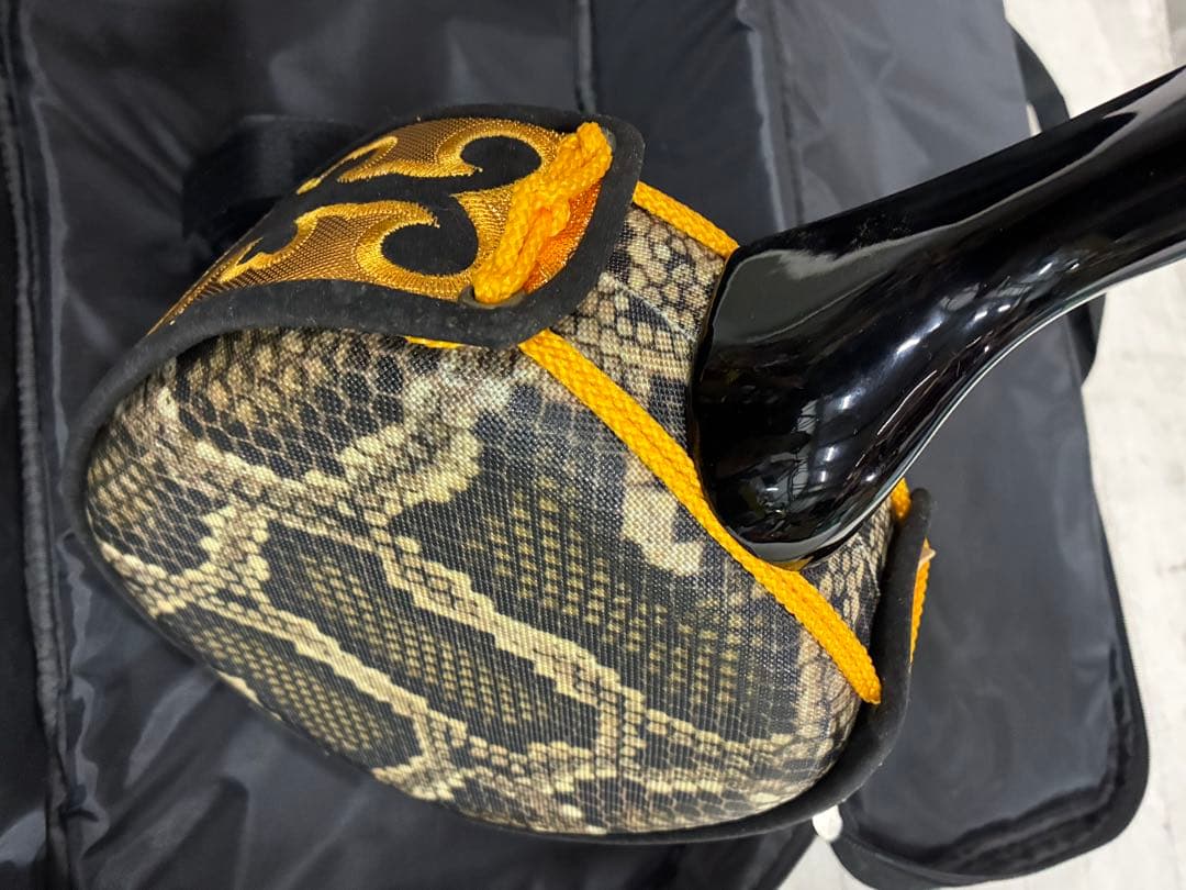 B0105）沖縄三線 蛇三線 人工皮 蛇柄 三味線 和楽器 ケースおまけ