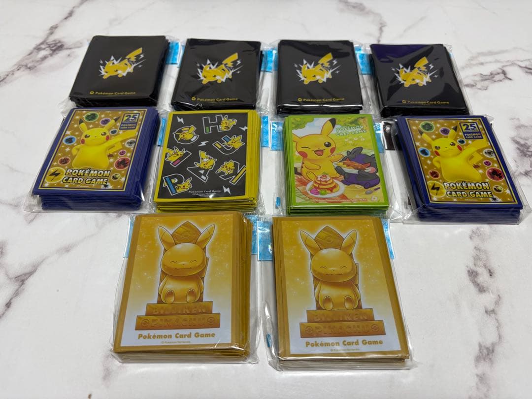 ポケモンカード　公式スリーブ　ピカチュウ