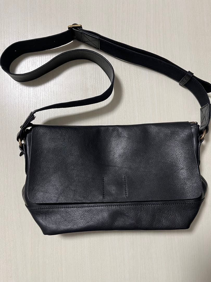 BICASH プレーンレザーショルダーバッグ(B827)