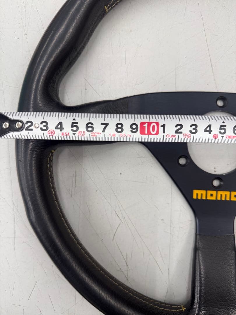 MOMO ステアリング　ホーンボタン付　TYP V35