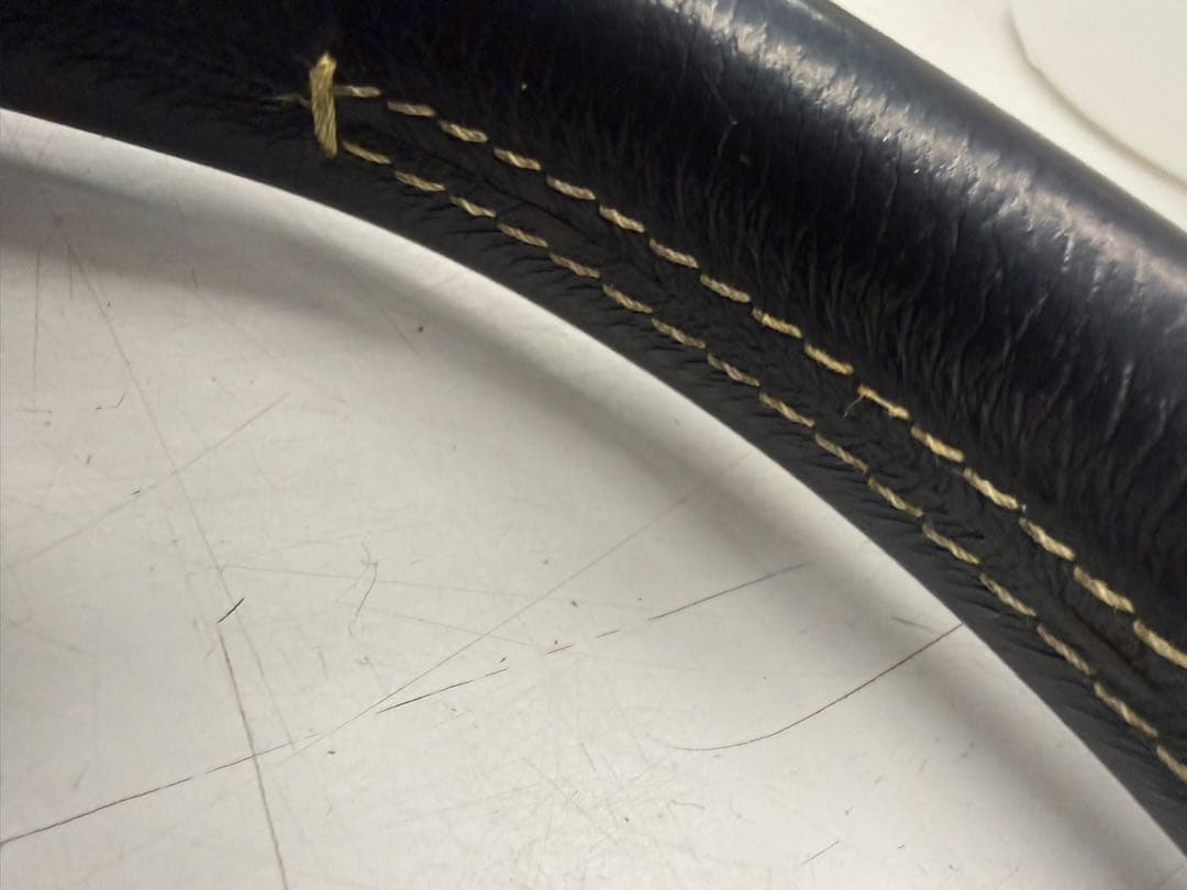 MOMO ステアリング　ホーンボタン付　TYP V35