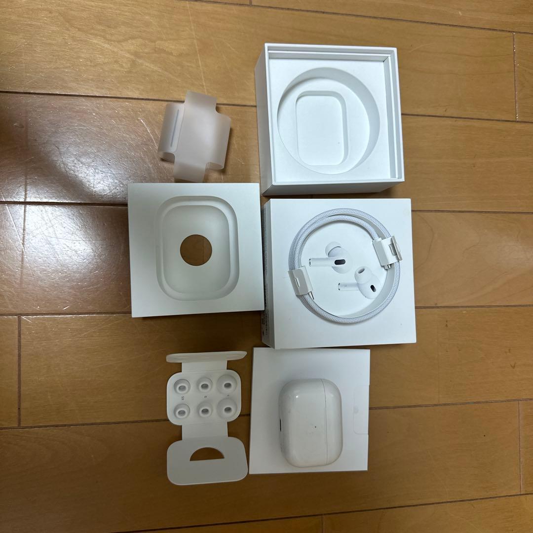 AirPods本体 ホワイト 充電ケース付き　正規品　最終値下げ！