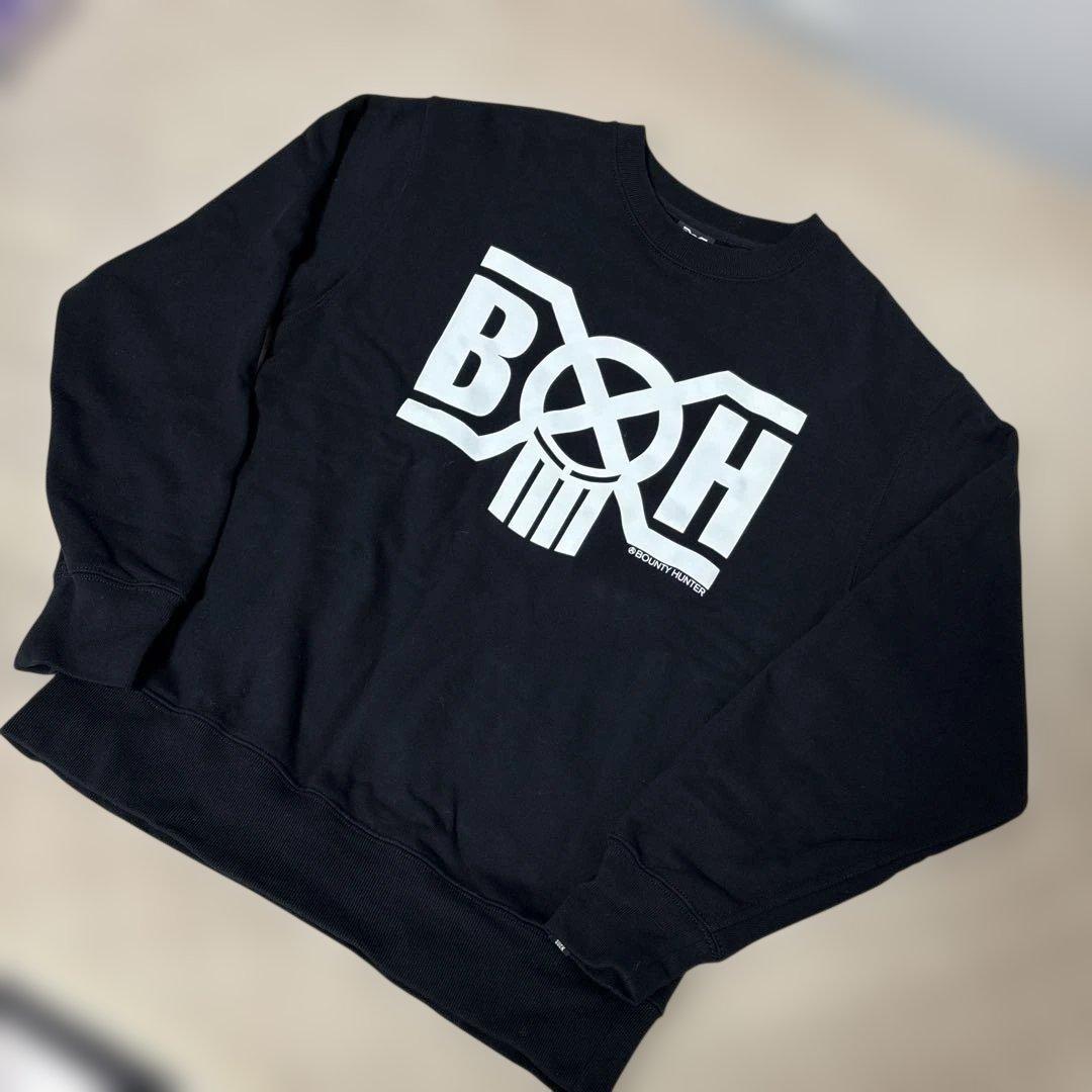 バウンティハンター　ブラック グラフィックプリント スウェット