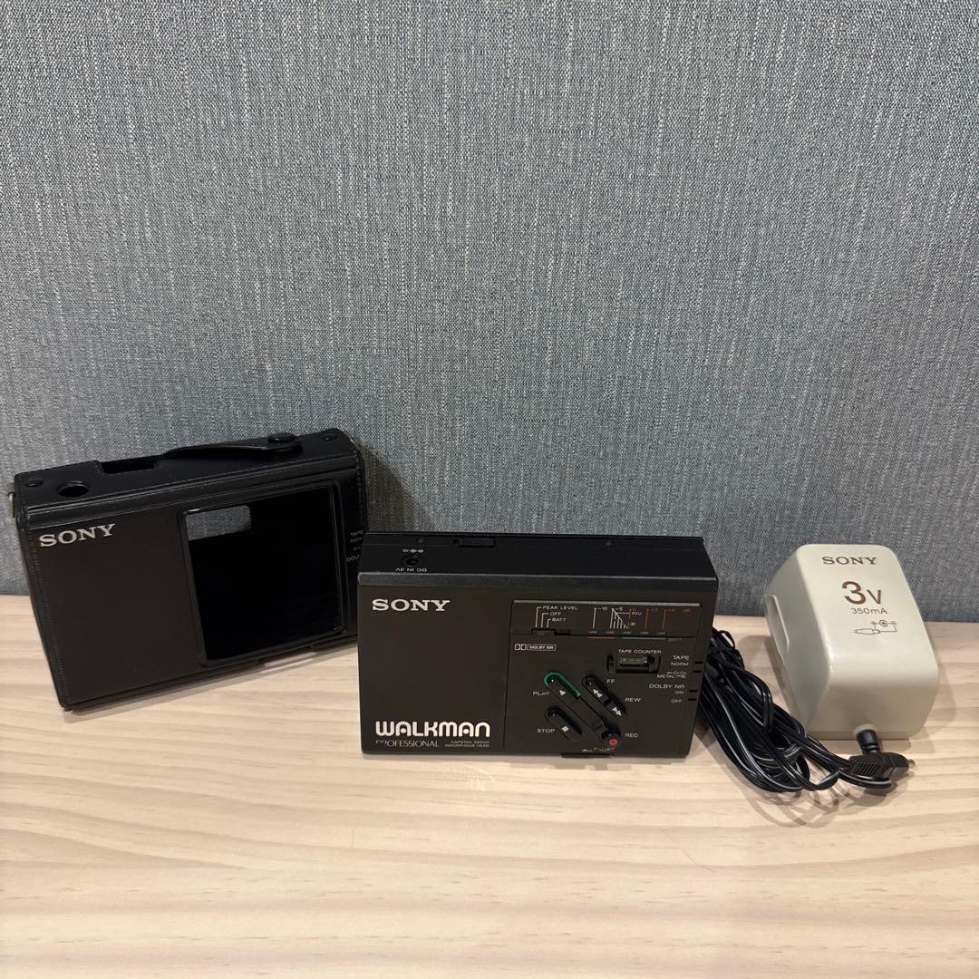 【希少】ソニー カセットテーププレーヤー ウォークマン WM-D3 革ケース付