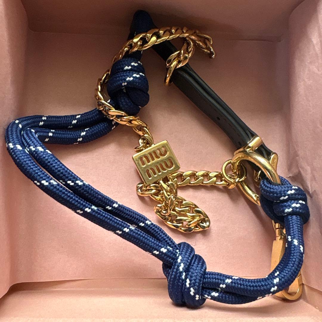 MIUMIUミュウミュウ美品チャームネイビーstory12月号掲載品