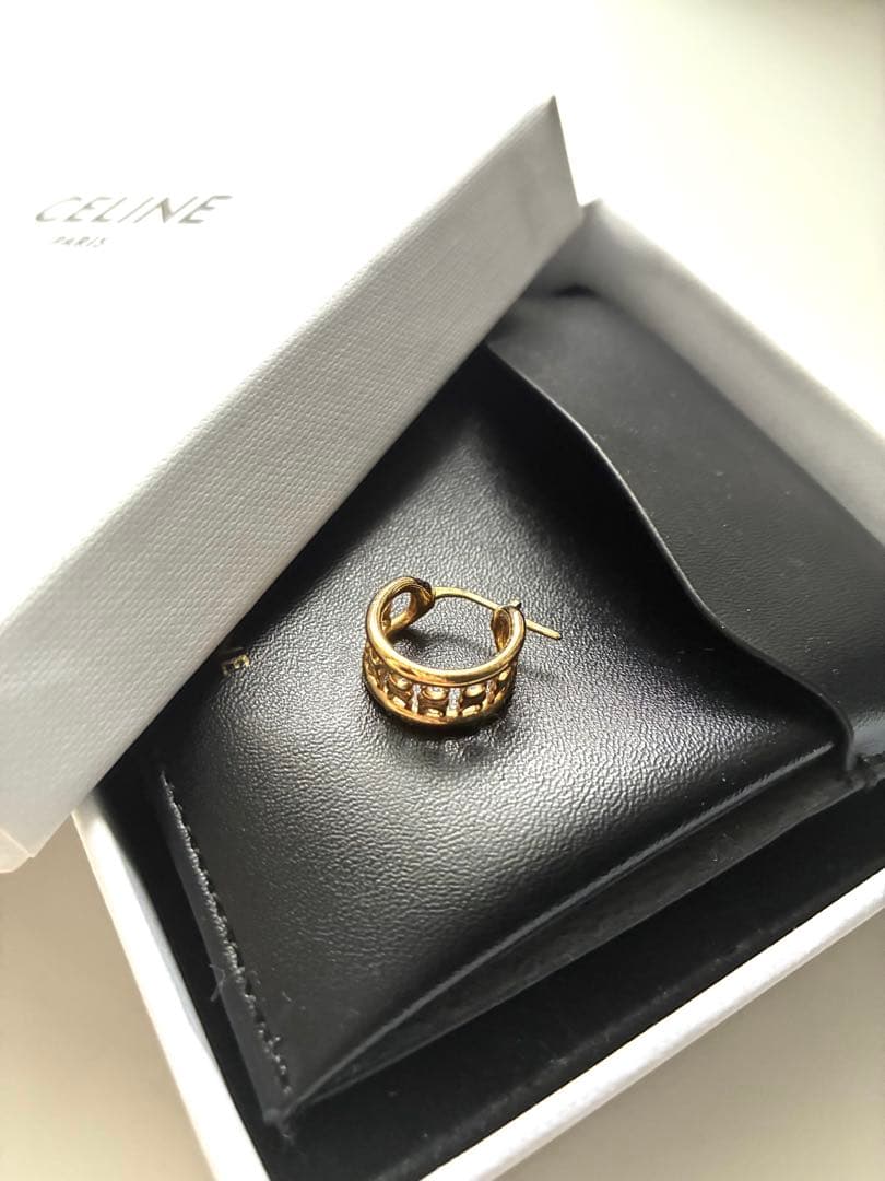 p*h様 廃盤　セリーヌ トリオンフ マルチフープピアス ゴールド　片耳のみ