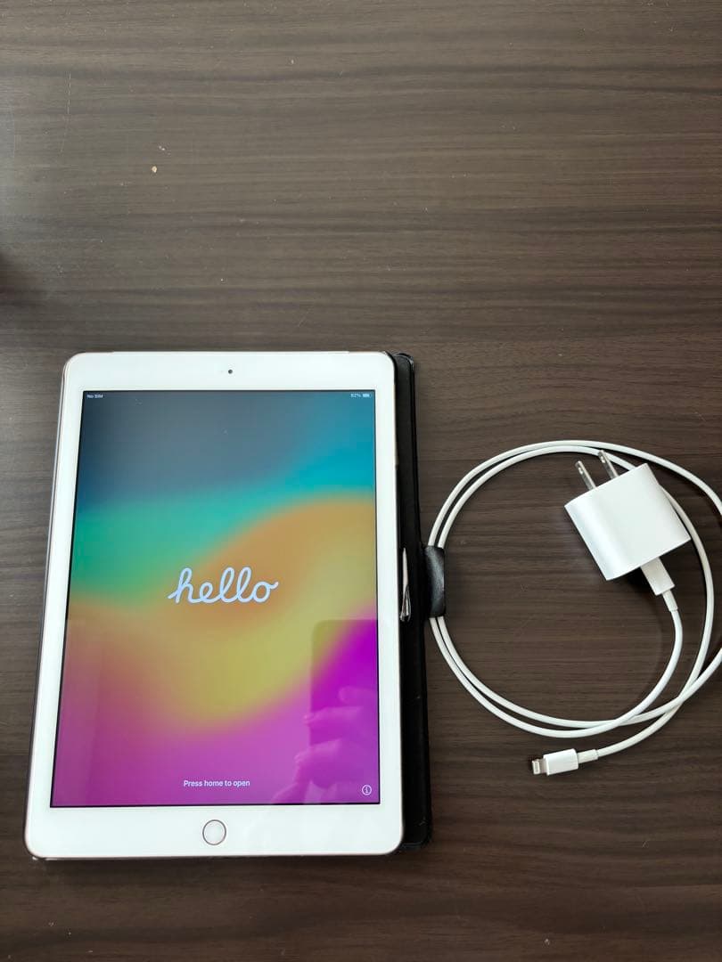 【初期化済み】iPad 第6世代　32GB 充電器付き