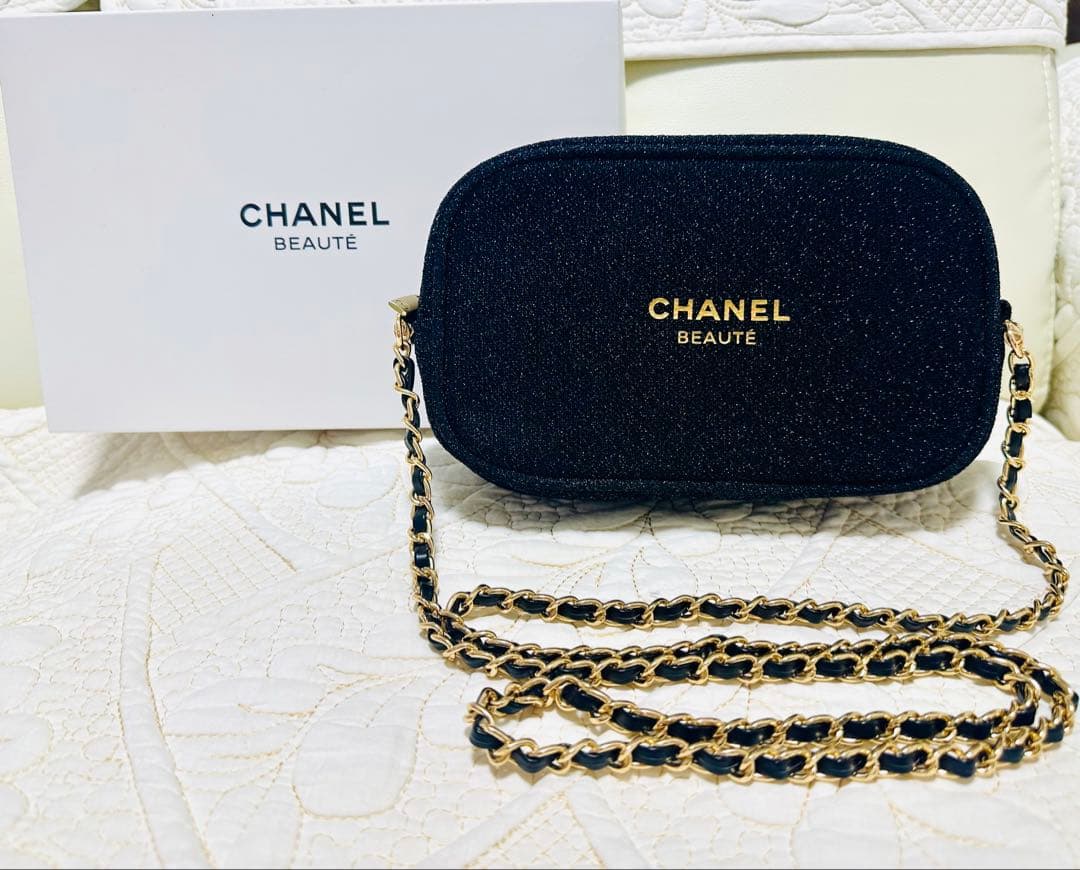 新品CHANEL 黒ノベルティコフレポーチ☆ラメ入りショルダーストラップ付