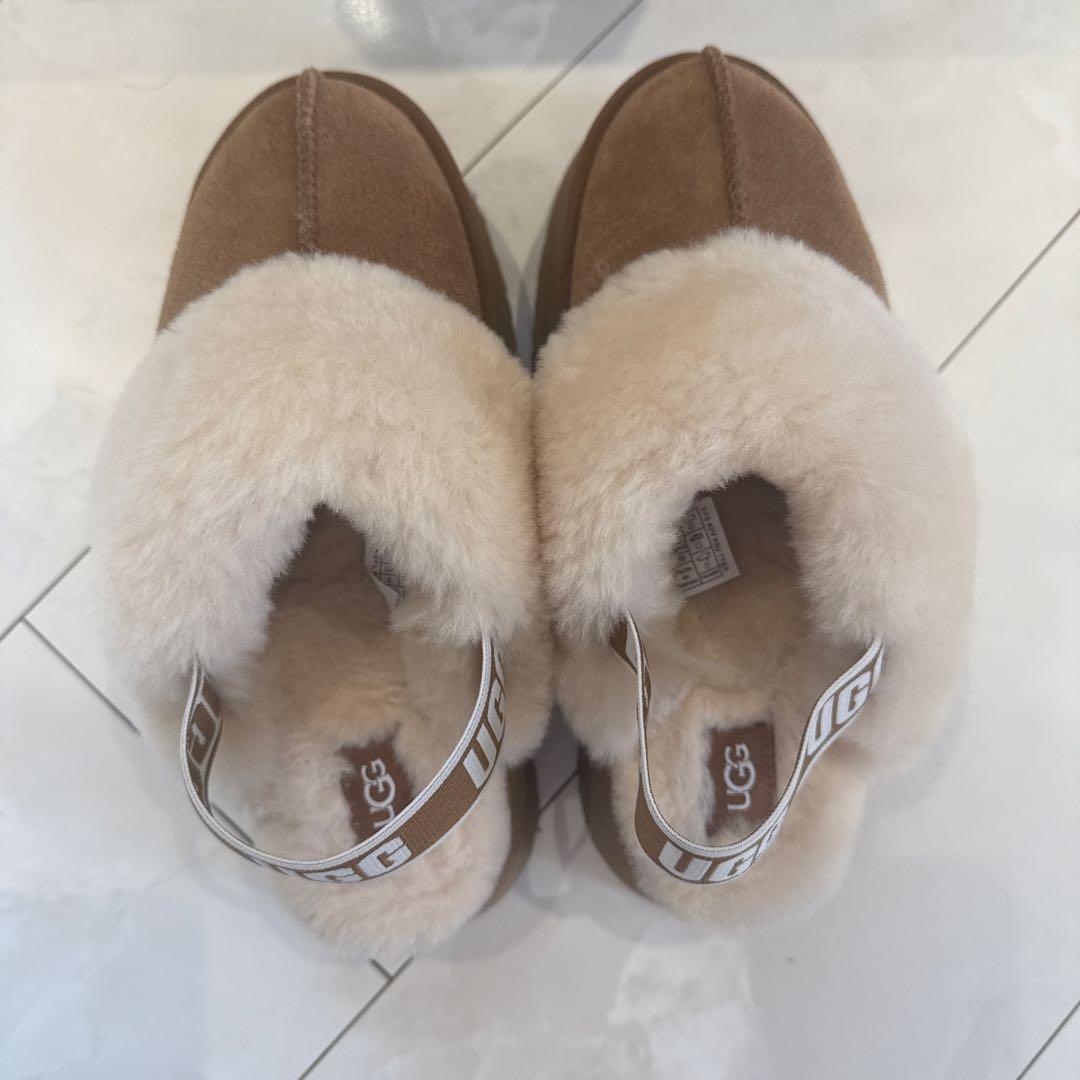 UGG FUNKETTE チェスナット　25センチ