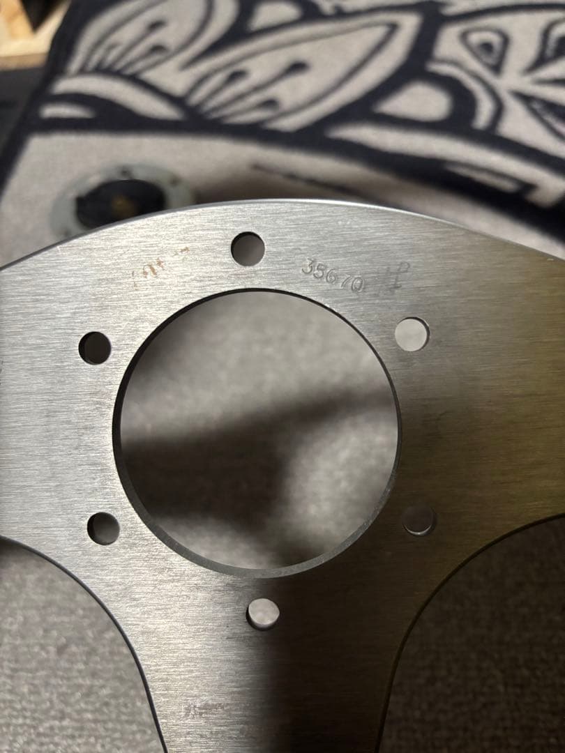 MOMO RACE ステアリングホイール 350mm