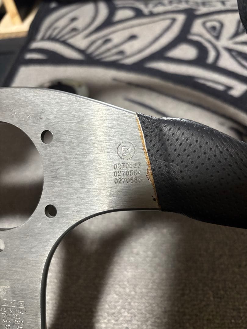 MOMO RACE ステアリングホイール 350mm