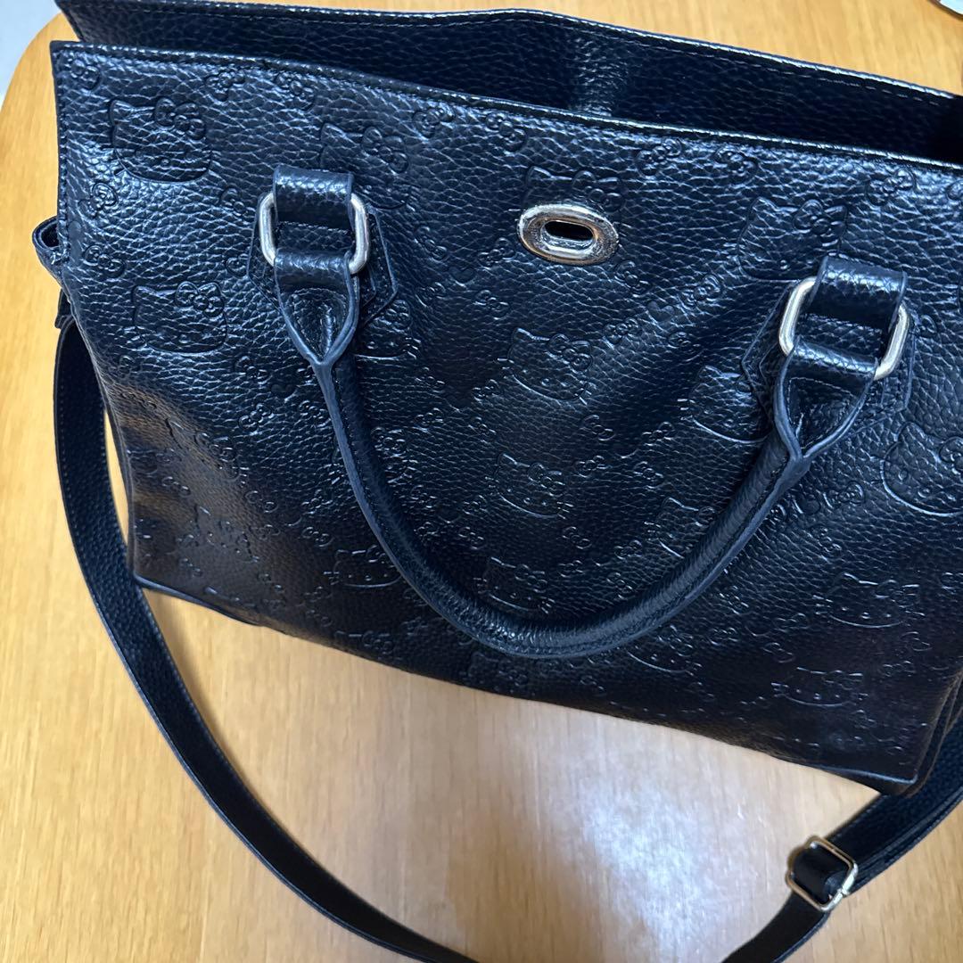 ラウンジフライ　ハローキティ コラボ型押しトートバッグ 黒