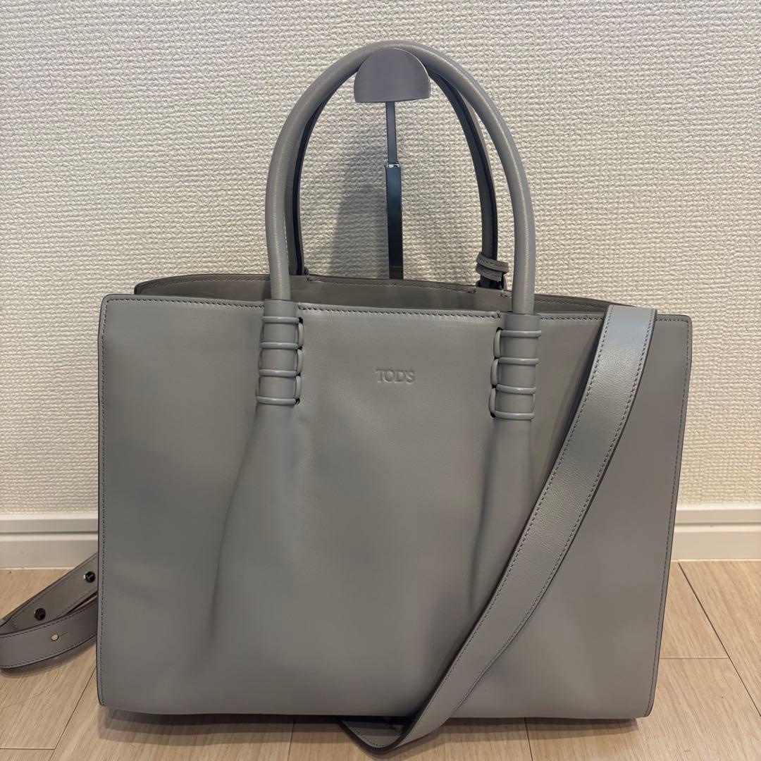 【美品】TOD’S トッズ メディオ　ハンドバッグ 2way タッセル　グレー