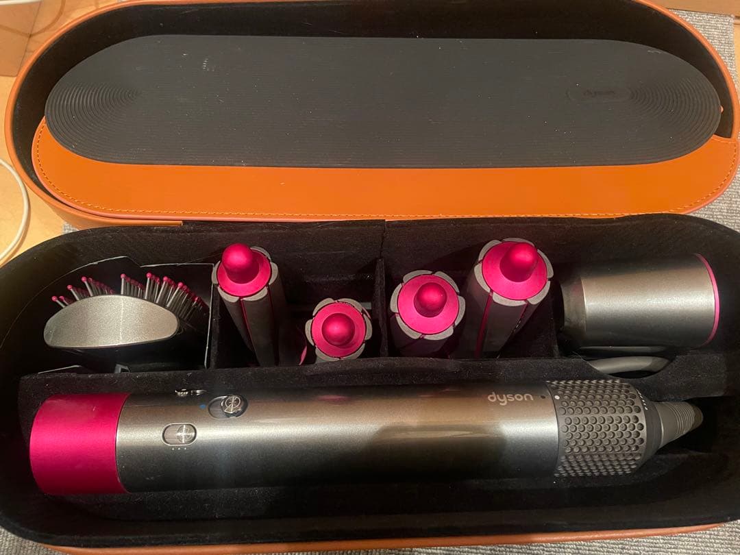 今だけのセール Dyson ヘアドライヤー スタイリングツールセット