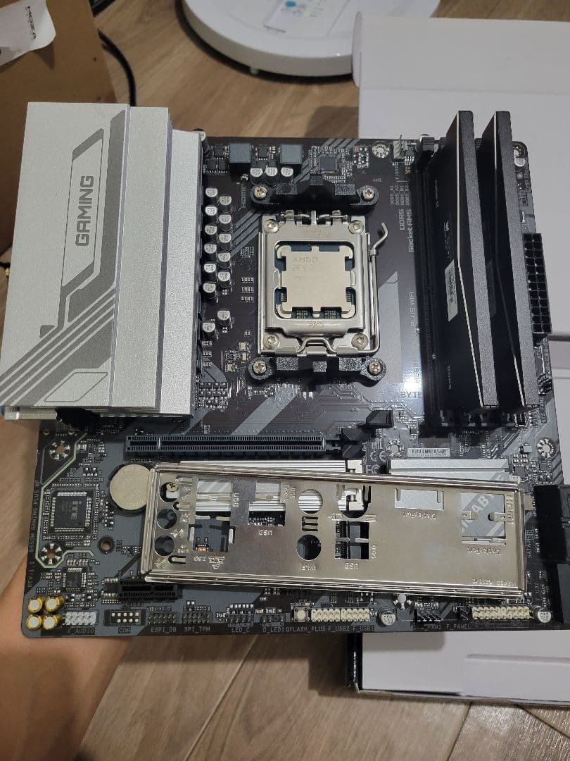 B650M GAMING PLUS WIFI マザーボードとCPUセット