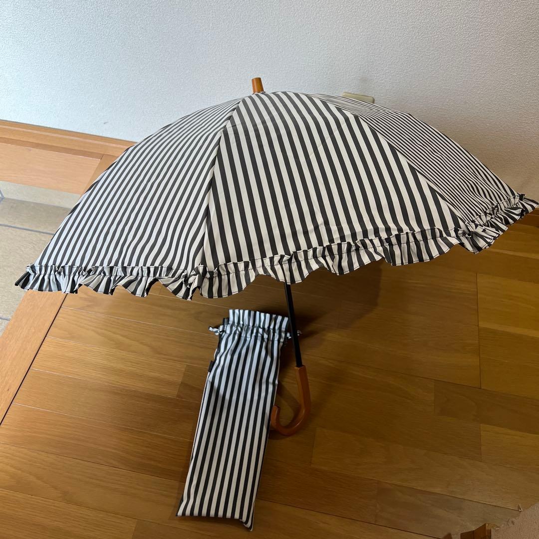 美品 サンバリア100 日傘 2段折 フリル
