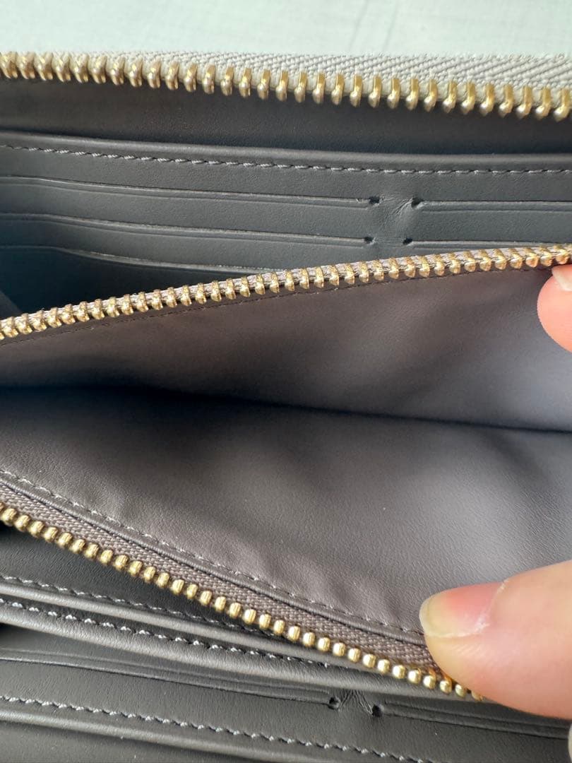 Louis Vuitton グレー 長財布