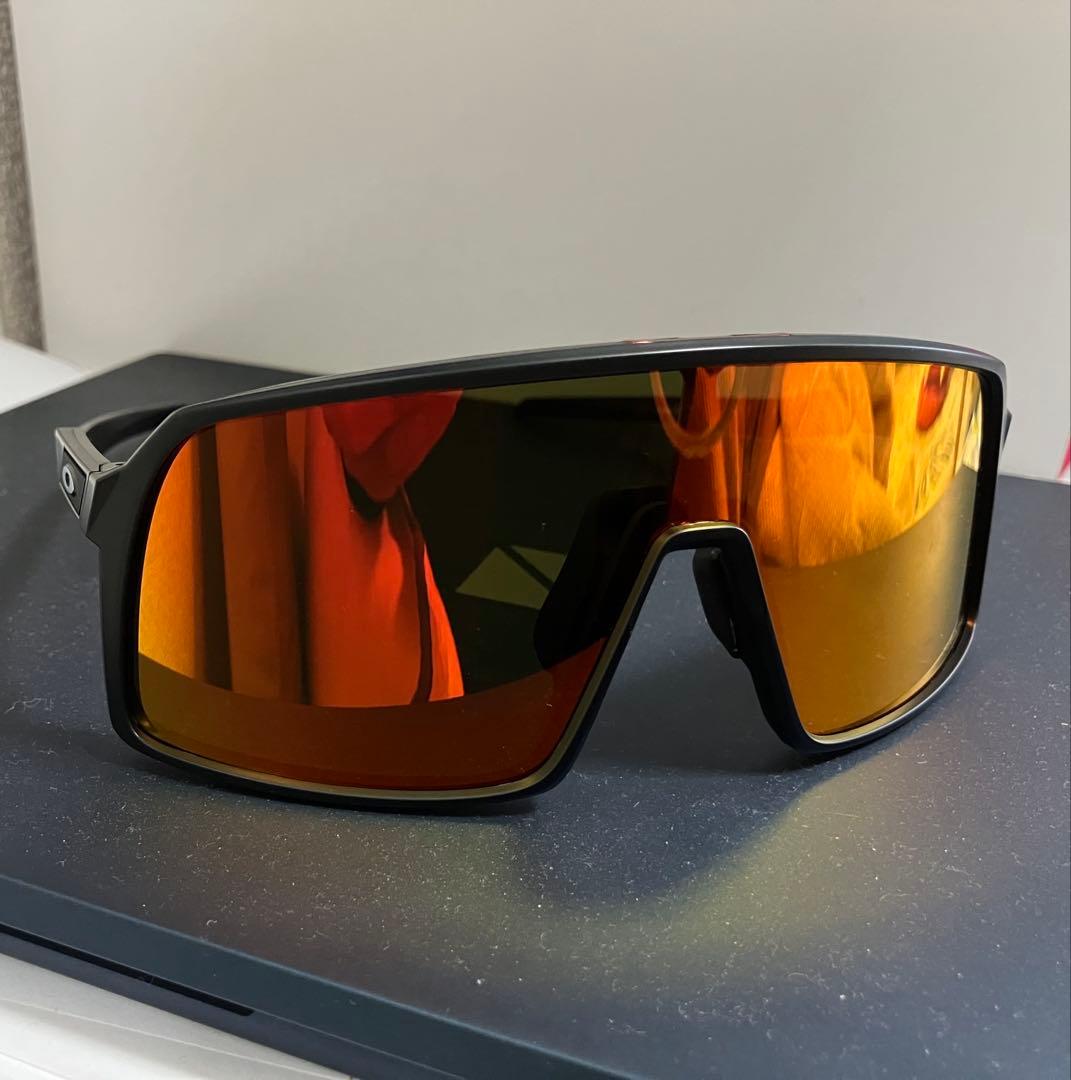 Oakley SUTRO サングラス ケース付き