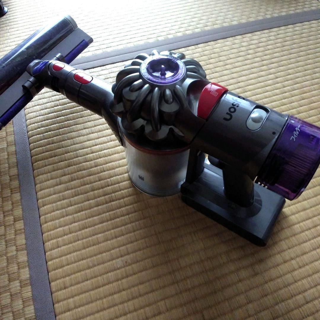 Dyson v8 slim fluffy+　コードレスクリーナースタンドセット
