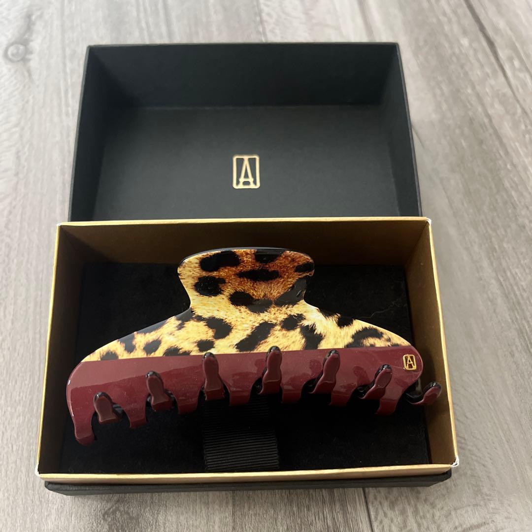 アレクサンドルドゥパリ　ヒョウ柄ヘアクリップ 中型 専用ボックス付き