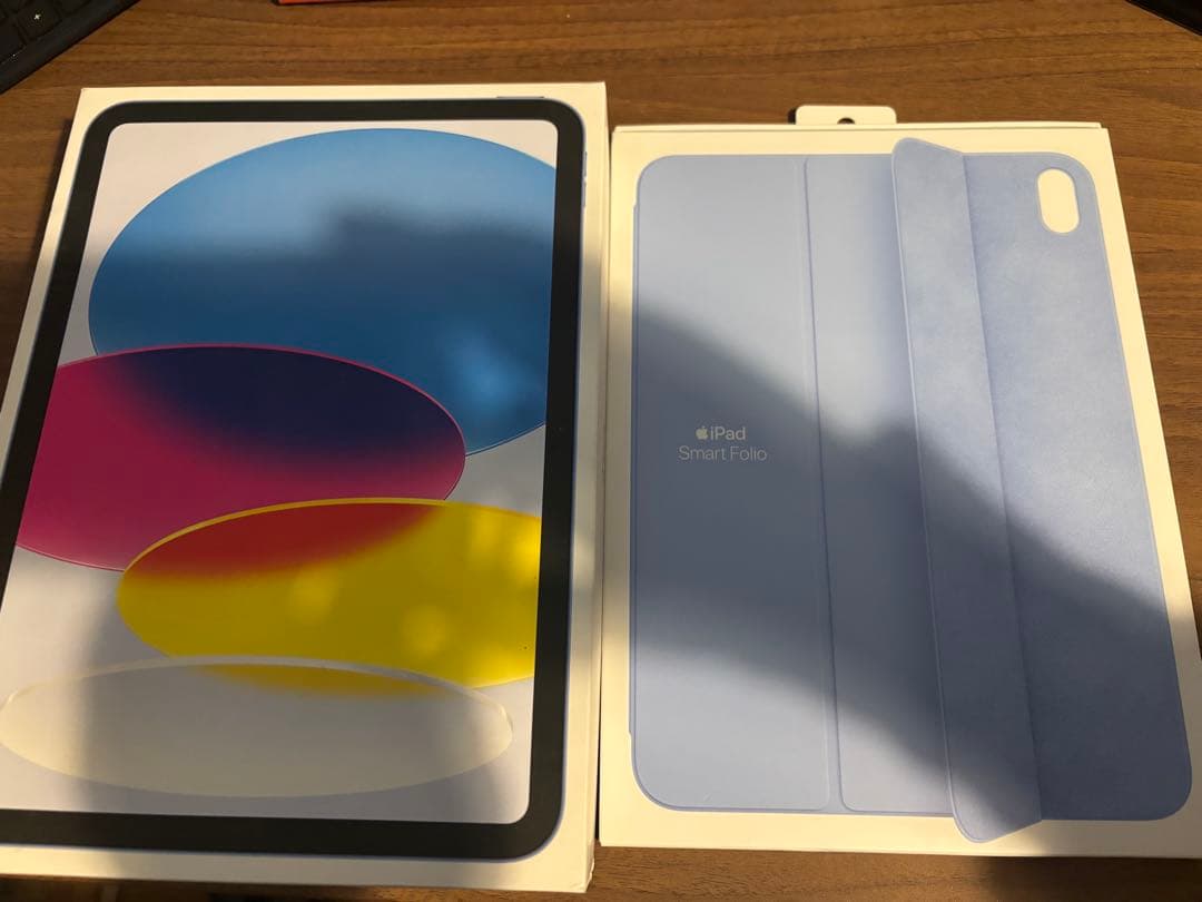 美品iPad 10世代　wifi 64 GB smart folio付き