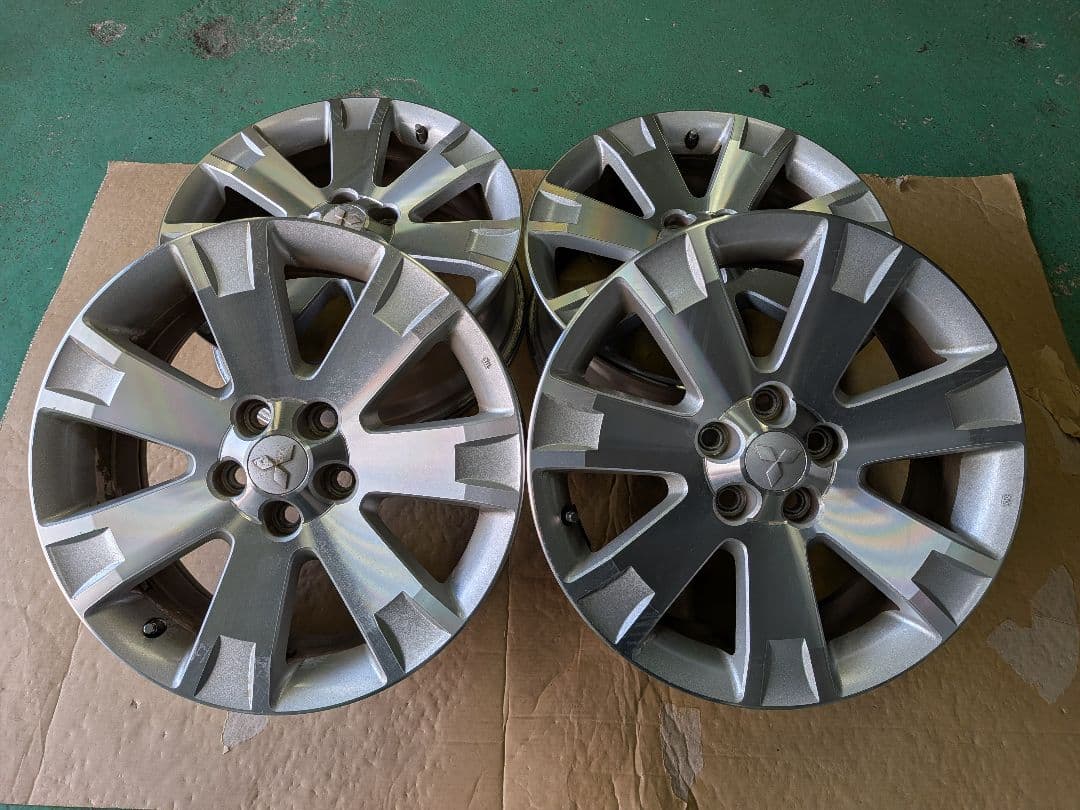 デリカ D5 純正18インチアルミホイール 4個セット 225/55R18など