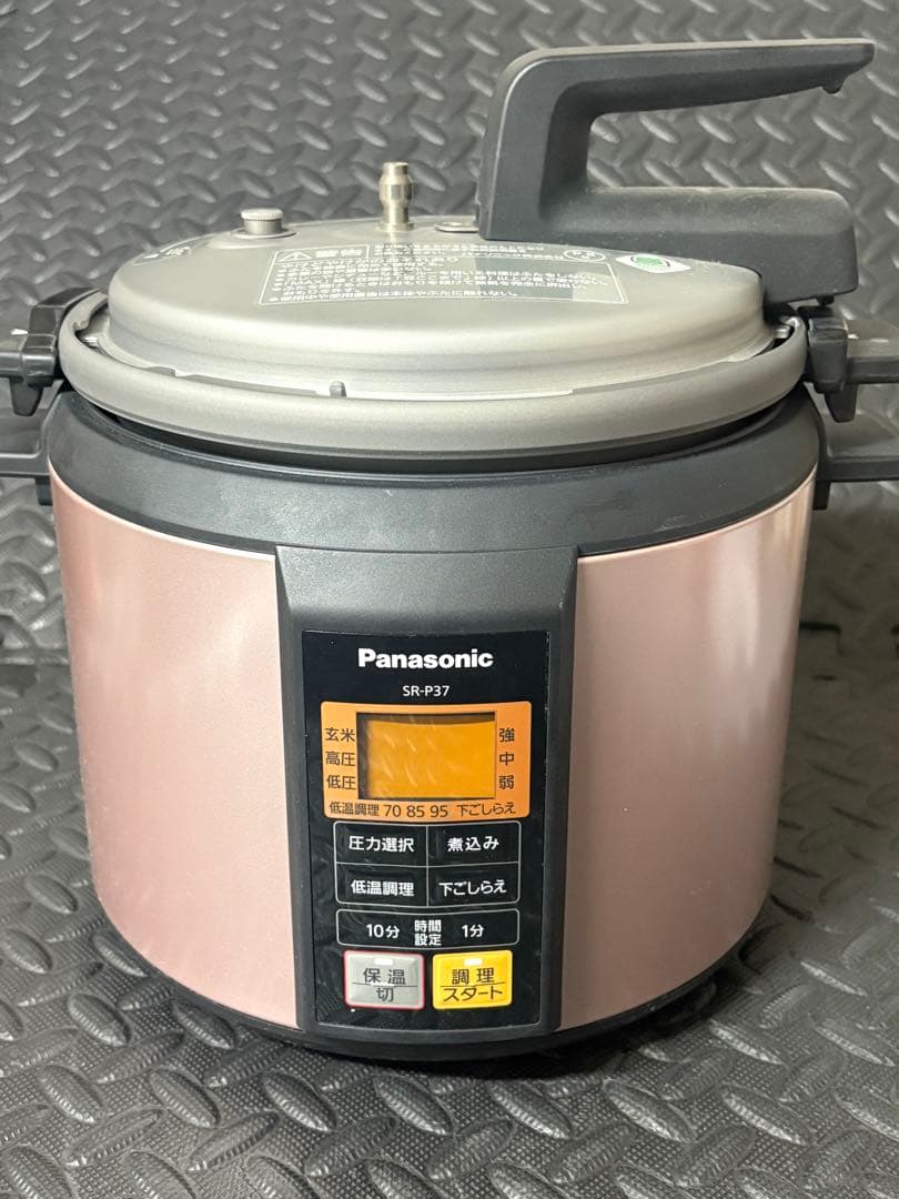 未使用ピンクPanasonic 電気圧力鍋 SR-P37