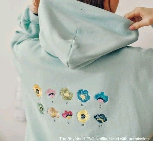 コラボ フラワープルオーバーフーディー ボーイフレンド ニコアンド M