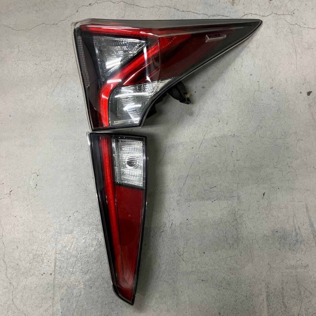 【魔王】プリウス50前期テールランプ　右側