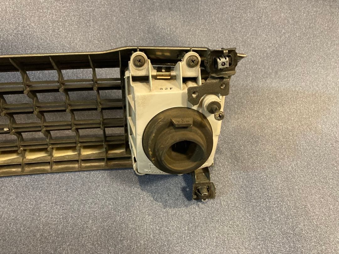 トヨタ　マーク2 GX71 純正フロントグリル　美品
