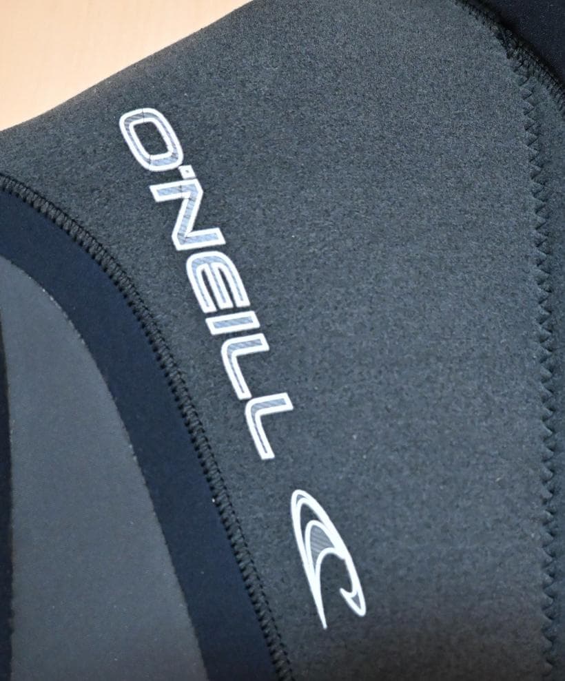 O'NEILL セミドライスーツ　 バックジップ　オール３ミリ